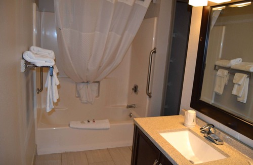 Miner Hotel | Days Inn and Suites by Wyndham Sikeston