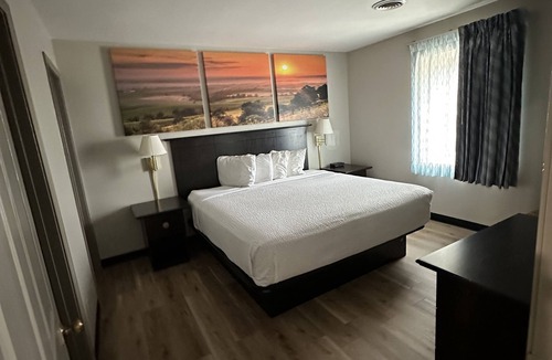 Miner Hotel | Days Inn and Suites by Wyndham Sikeston