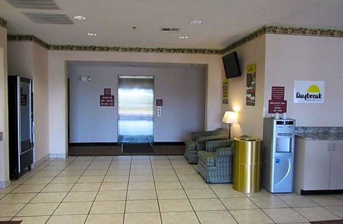 Jefferson City Hotel | Days Inn by Wyndham Jefferson City