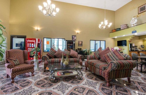 Carlsbad Hotel | Days Inn by Wyndham Carlsbad