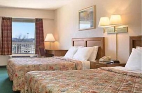Sevierville Hotel | Days Inn by Wyndham Apple Valley Pigeon Forge/Sevierville