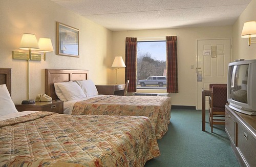 Sevierville Hotel | Days Inn by Wyndham Apple Valley Pigeon Forge/Sevierville