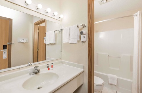 Atlantic Hotel | Days Inn by Wyndham Atlantic