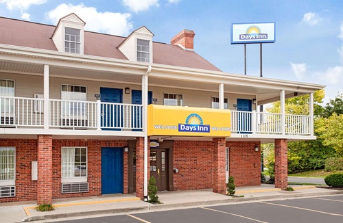 Auburn Hotel | Days Inn by Wyndham Auburn