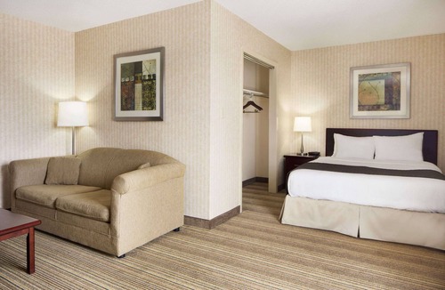 Brantford Hotel | Days Inn by Wyndham Brantford