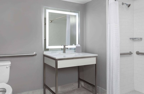 Woodlawn Hotel | Days Inn by Wyndham Baltimore Northwest