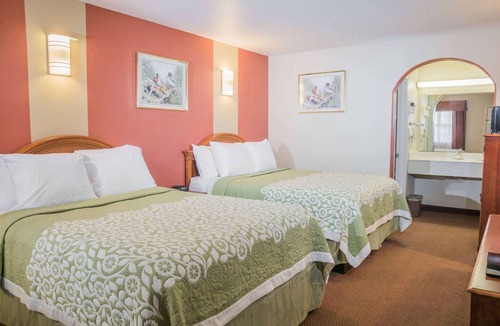 Bastrop Hotel | Days Inn by Wyndham Bastrop