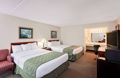 Bay City Hotel | Days Inn by Wyndham Bay City