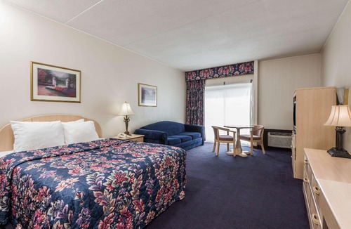 Berlin Hotel | Days Inn by Wyndham Berlin Meriden