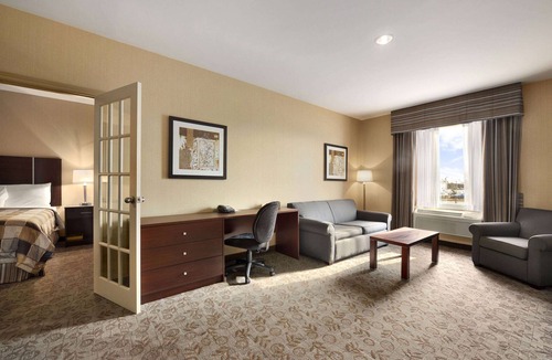 Brampton Hotel | Days Inn by Wyndham Brampton