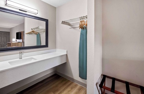 Brownsville Hotel | Days Inn by Wyndham Brownsville