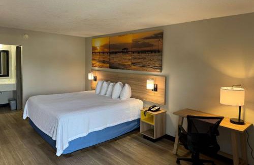 Crystal River Hotel | Days Inn by Wyndham Crystal River