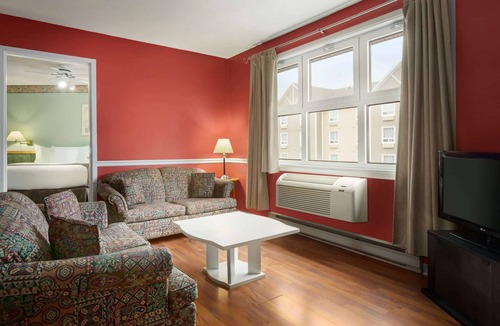 Trois-Rivieres Ouest Hotel | Days Inn by Wyndham Trois-Rivieres