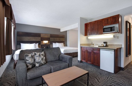 Southwest Calgary Hotel | Days Inn by Wyndham Calgary South
