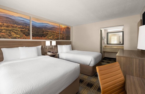 Canton Hotel | Days Inn by Wyndham Canton
