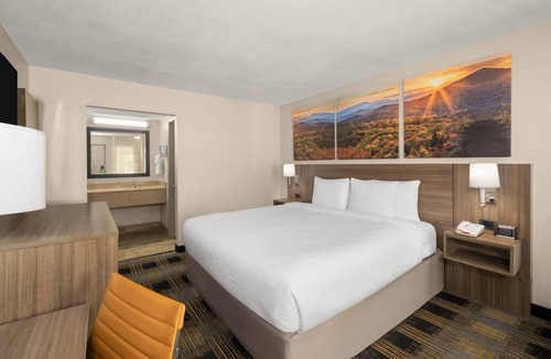 Canton Hotel | Days Inn by Wyndham Canton