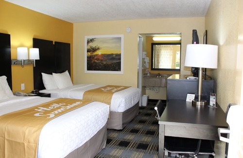 Canton Hotel | Days Inn by Wyndham Canton