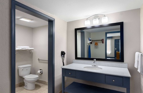 Carlisle Hotel | Days Inn by Wyndham Carlisle