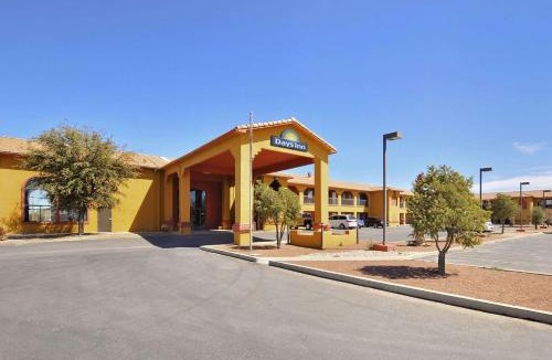 Carlsbad Hotel | Days Inn by Wyndham Carlsbad