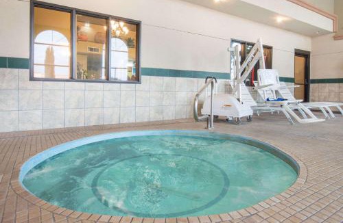Carlsbad Hotel | Days Inn by Wyndham Carlsbad