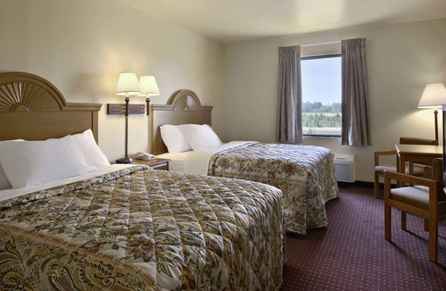 Centre Hotel | Days Inn by Wyndham Centre