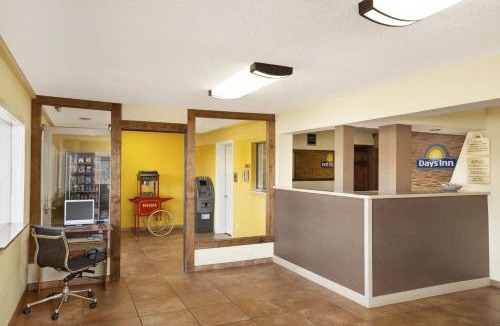 Champaign Hotel | Days Inn by Wyndham Champaign/Urbana