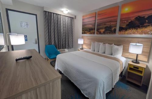 Champaign Hotel | Days Inn by Wyndham Champaign/Urbana
