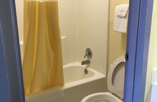 Crystal River Hotel | Days Inn by Wyndham Crystal River