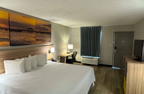 Crystal River Hotel | Days Inn by Wyndham Crystal River