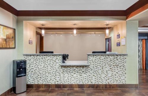 Dilley Hotel | Days Inn by Wyndham Dilley