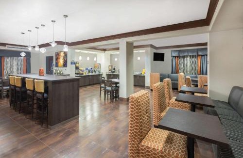 Dilley Hotel | Days Inn by Wyndham Dilley