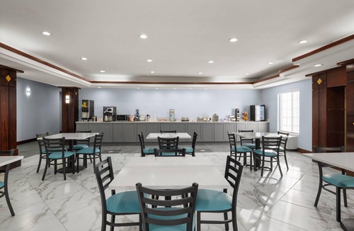 Dodge City Hotel | Days Inn by Wyndham Dodge City