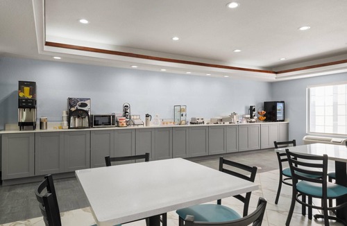 Dodge City Hotel | Days Inn by Wyndham Dodge City