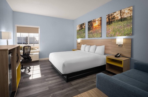 Dodge City Hotel | Days Inn by Wyndham Dodge City