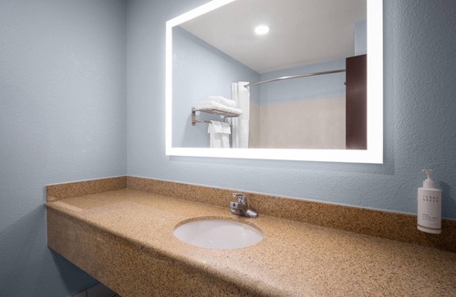 Dodge City Hotel | Days Inn by Wyndham Dodge City