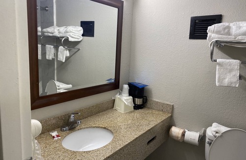 Dothan Hotel | Days Inn by Wyndham Dothan