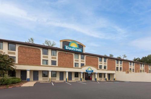 Montclair Hotel | Days Inn by Wyndham Dumfries Quantico