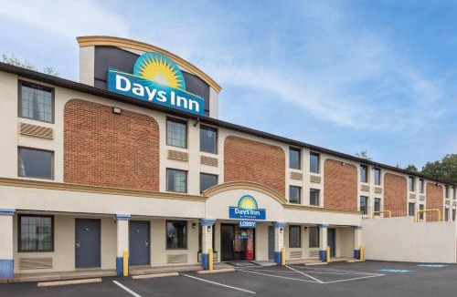 Montclair Hotel | Days Inn by Wyndham Dumfries Quantico