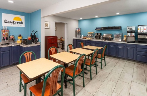 Eagle River Hotel | Days Inn by Wyndham Eagle River