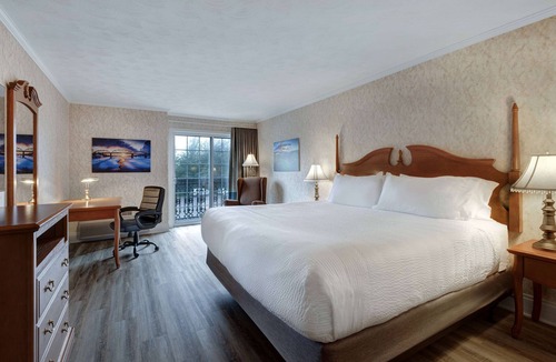 Saint-Basile Hotel | Days Inn by Wyndham Edmundston
