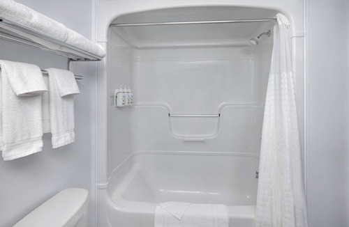 Saint-Basile Hotel | Days Inn by Wyndham Edmundston
