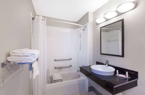 Ennis Hotel | Days Inn by Wyndham Ennis