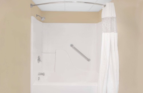 Fayetteville Hotel | Days Inn by Wyndham Fayetteville
