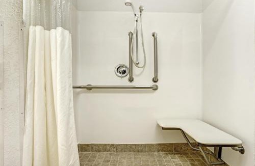 Faribault Hotel | Days Inn by Wyndham Faribault