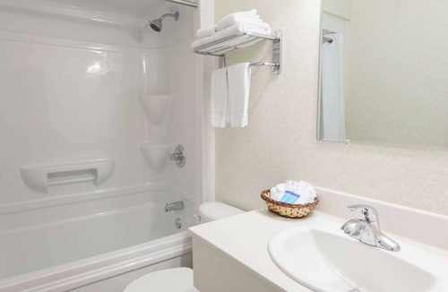 Fredericton Hotel | Days Inn by Wyndham Fredericton