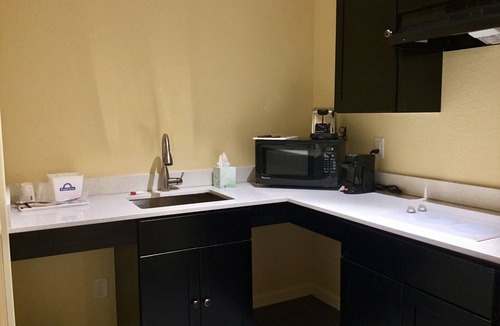 Freeport Hotel | Days Inn by Wyndham Freeport