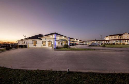 Gainesville Hotel | Days Inn by Wyndham Gainesville