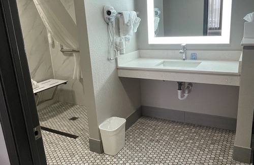 Gainesville Hotel | Days Inn by Wyndham Gainesville