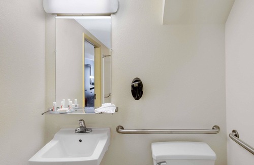 Geneva Hotel | Days Inn by Wyndham Geneva/Finger Lakes