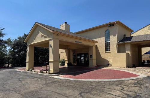 Georgetown Hotel | Days Inn by Wyndham Georgetown